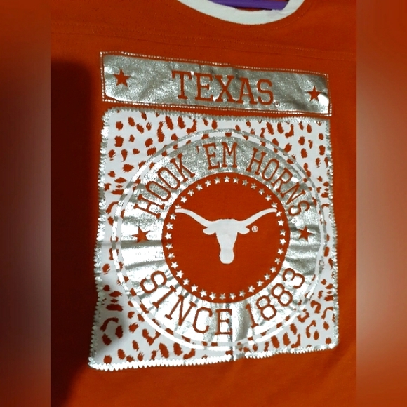 A Knight's Apparel Brand Large Hook Em HornsTexas Longhorns T-Shirt - Picture 3 of 3